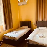 Bed & Breakfast Auto Tana