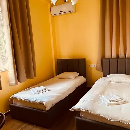 Bed & Breakfast Auto Tana